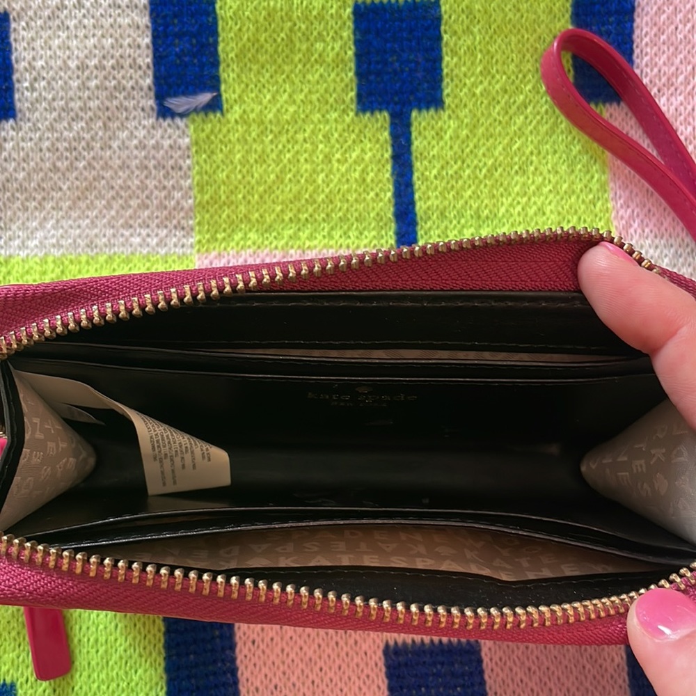 Kate Spade wallet - Picture 3 of 3